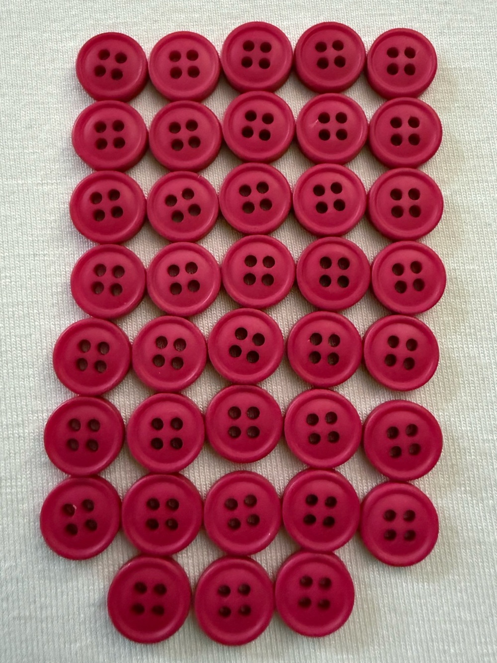 EUVC 1/2 Inch Matte Wood Look Plastic Magenta Sewing Buttons - Set of 40